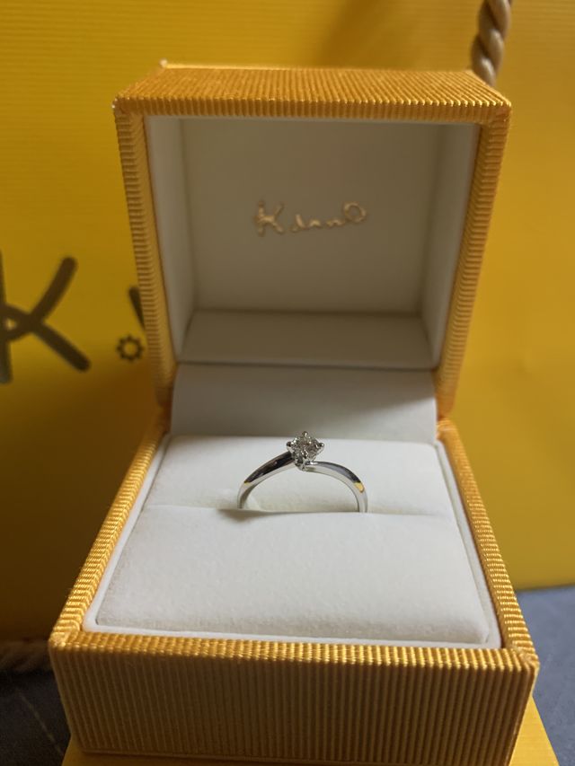 メビウス、両サイドの爪部分にお互いのイニシャルつけました。