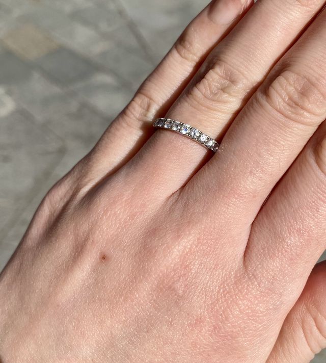 質のいいダイヤモンドなので本当に綺麗です
