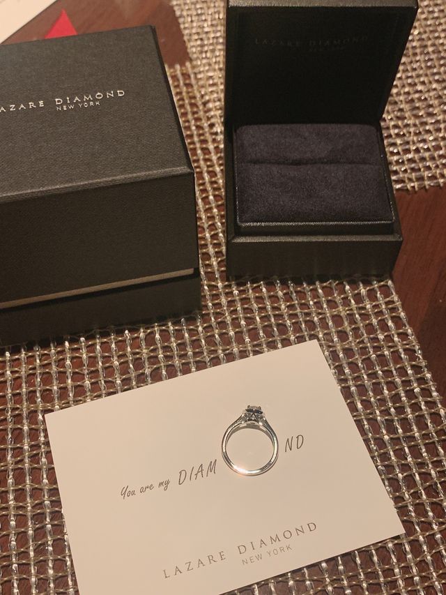 ボックスも高級感があります。