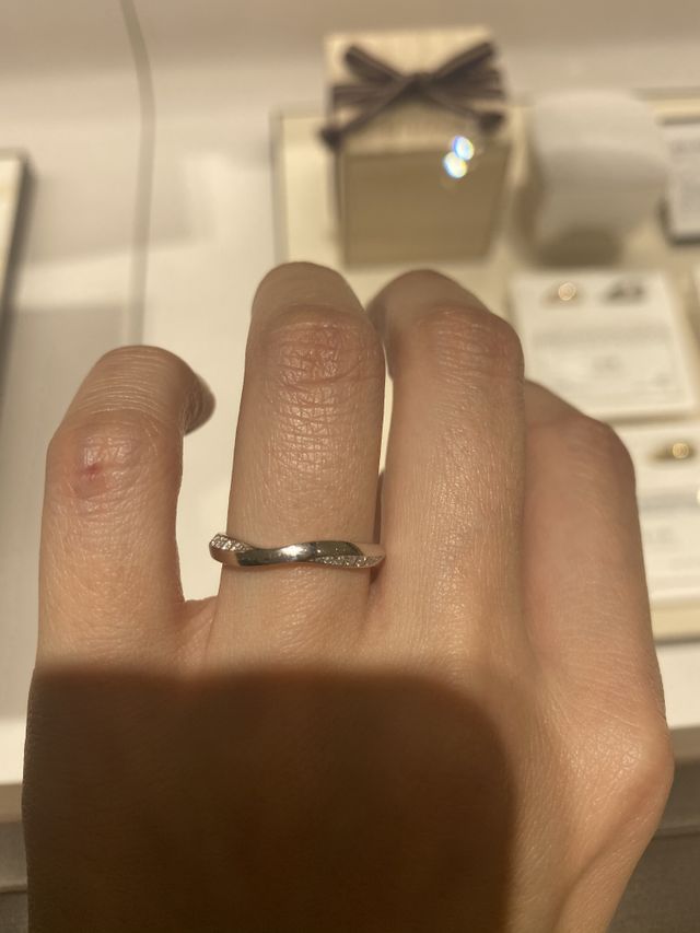 クロスにダイヤの輝き