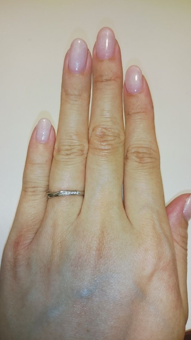 つけているのを忘れるほど馴染みの良いリングです