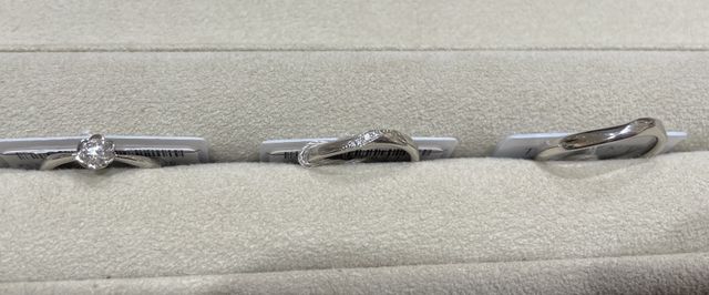 左エンゲージ
中央、右マリッジ