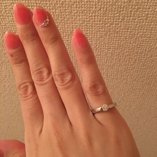 こゆびにしていますが立派な婚約指輪です