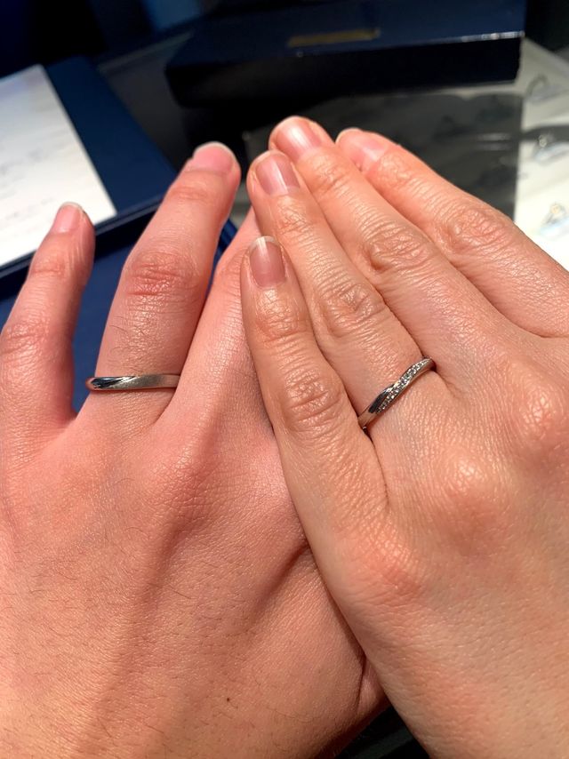 ペアのリングに拘らず、お互い気に入ったデザインにしました。