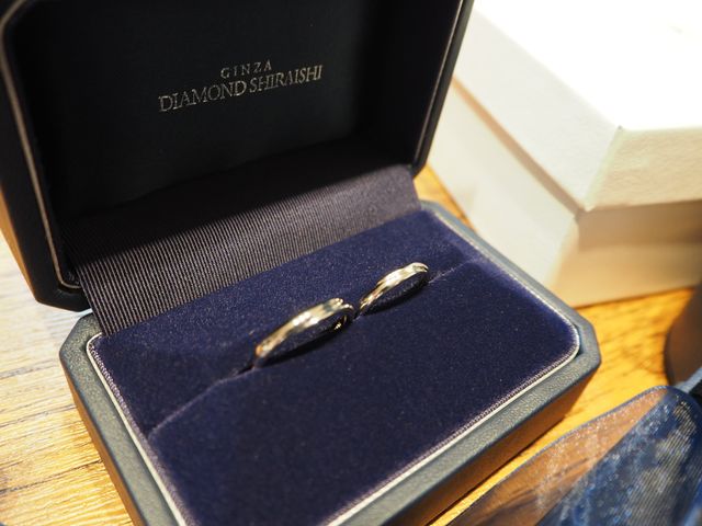 同じデザインの結婚指輪を購入しました。