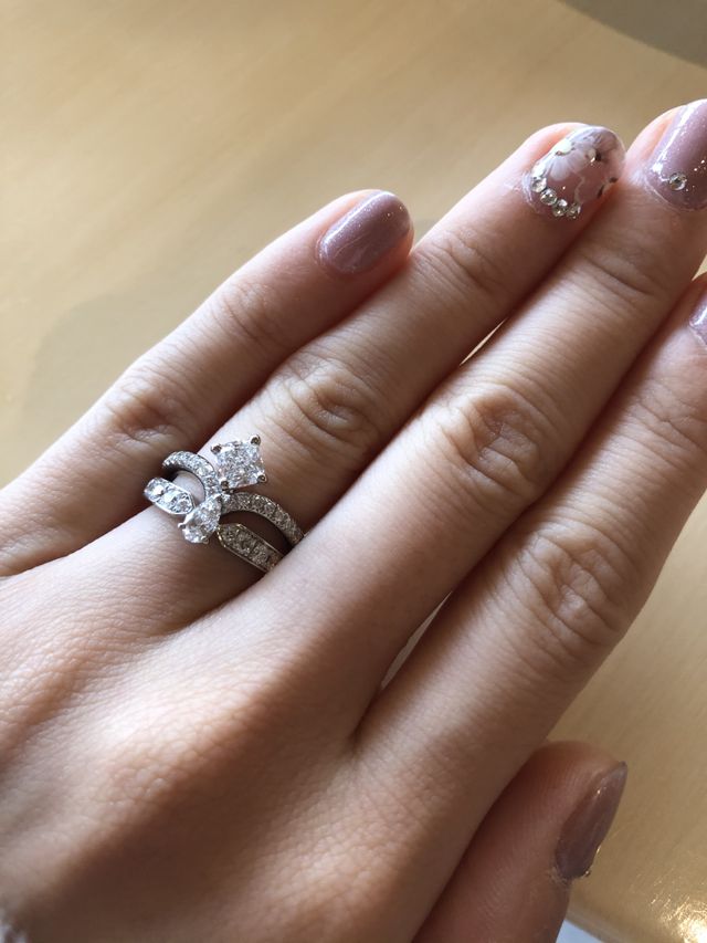 着用した時のものです。ティアラのような形に一目惚れしました！