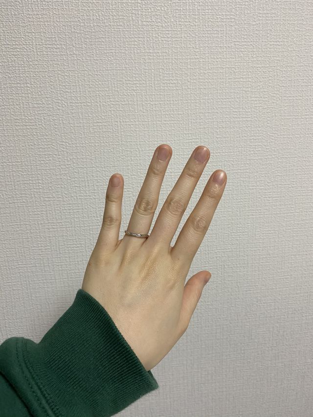 細身の指輪です