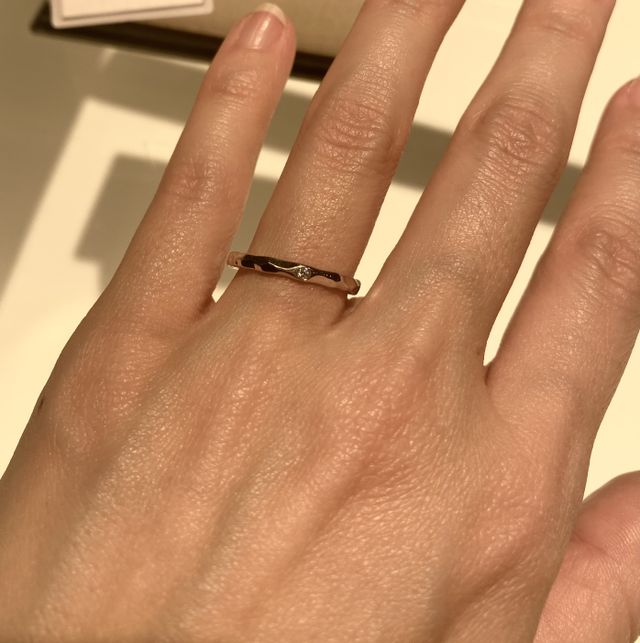 細身で可愛いデザインです。