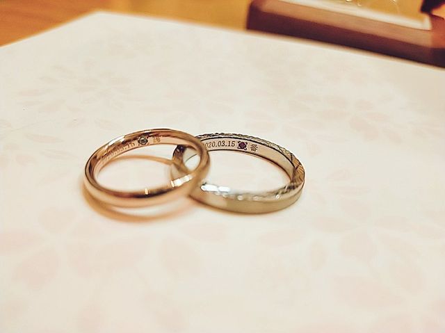 コーラルゴールドとホワイトゴールドのmaterial