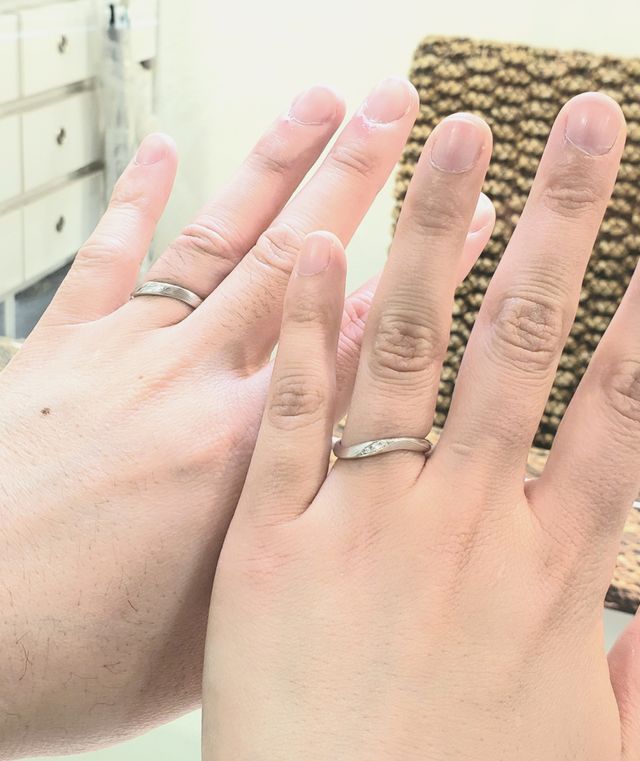 ウェーブ型、ゴールドと伝えて着用感を確かめました