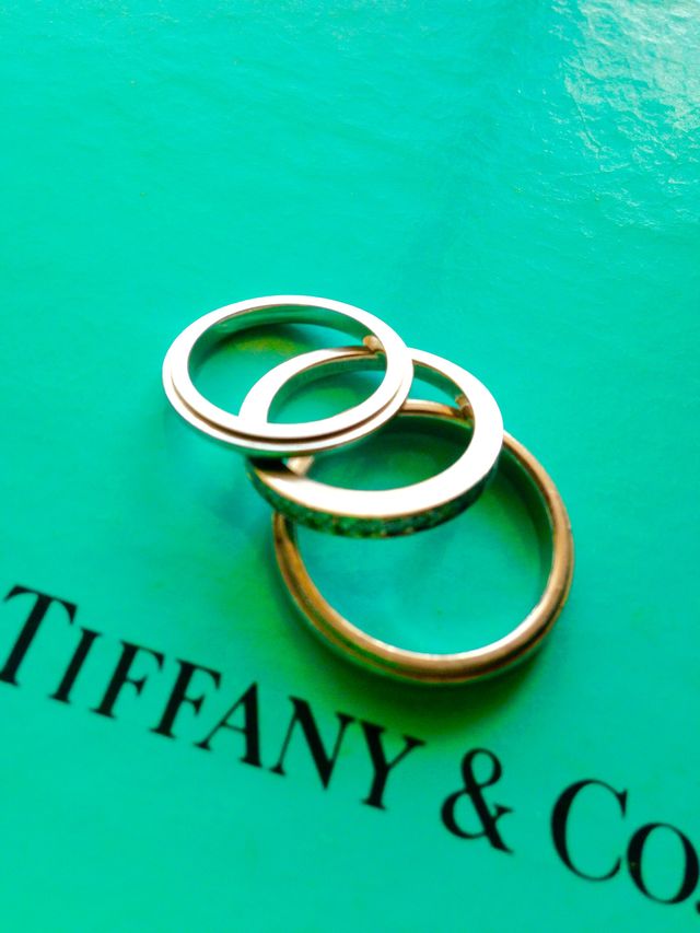 一番下が夫、上が私の結婚指輪。間は長女が生まれた記念の指輪。