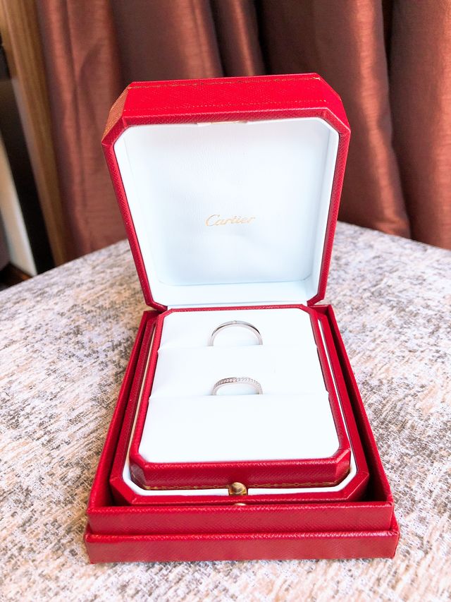 バレリーナのカーブがあるハーフエタニティと一粒ダイヤ