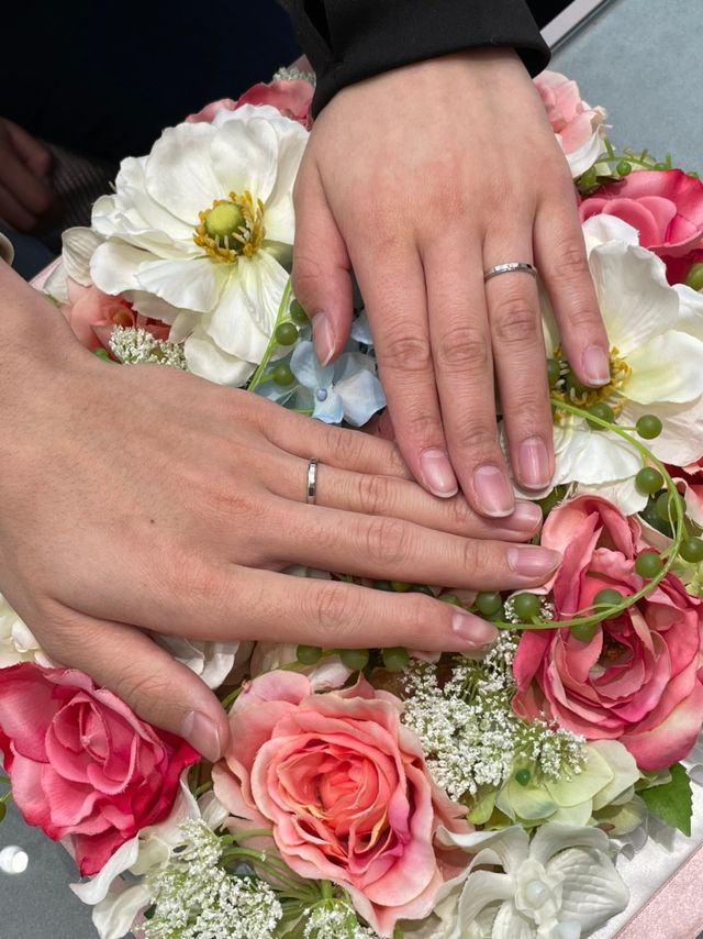 私の希望通り、シンプルな指輪。