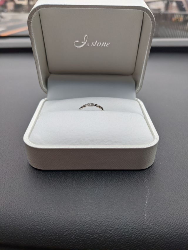 着用時違和感なく、ダイヤの部分の手触りがなだらです。
