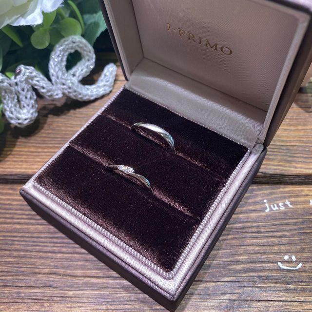 男性用の指輪は艶消し加工をしました。