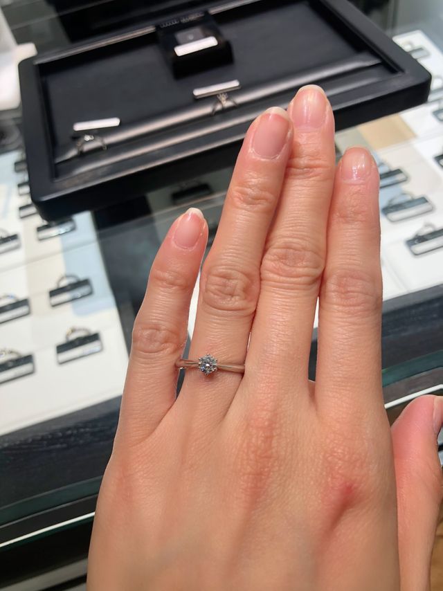 オーソドックスでシンプルなデザインです。