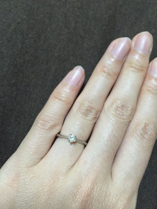 婚約した時に主人に贈っていただいた指輪です