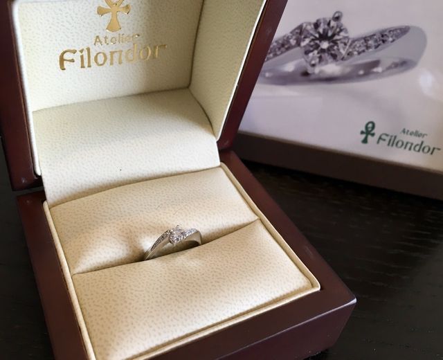 木製のケースで高級感あります。写真もいただきました！