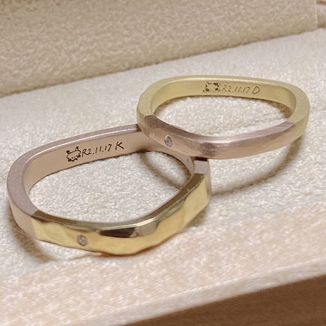 指輪の内側に手書きの刻印が入れれます