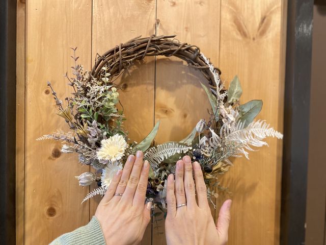 指輪を作り終わった後、店内で写真を撮らせてくれました。