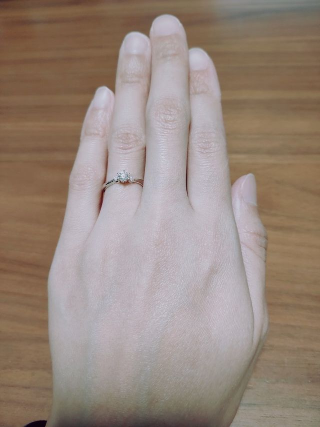 華奢なダイヤモンドリング