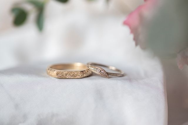 結婚指輪（アレンジリング）左：メンズ　右：レディース