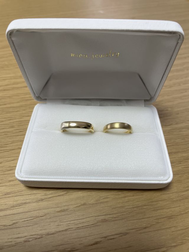 イエローゴールドの色を統一し、一体感を出しました。