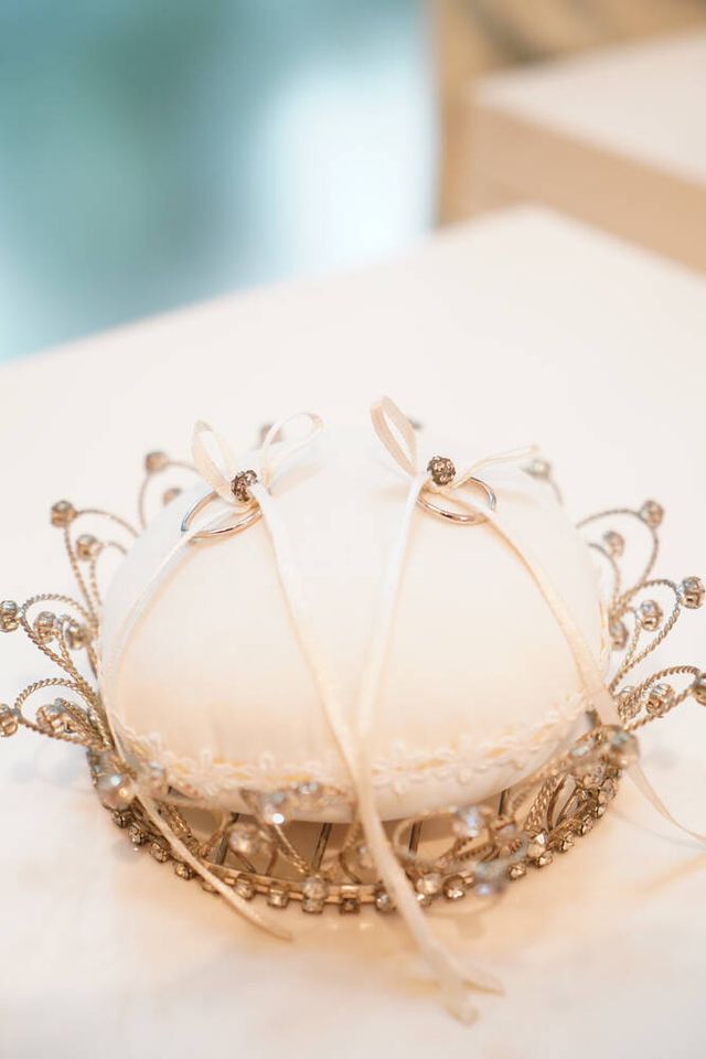 リングピローに飾ったリング