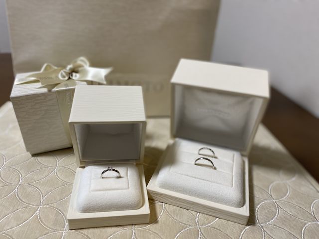 婚約指輪は王道の爪付き1粒ダイヤにしました。