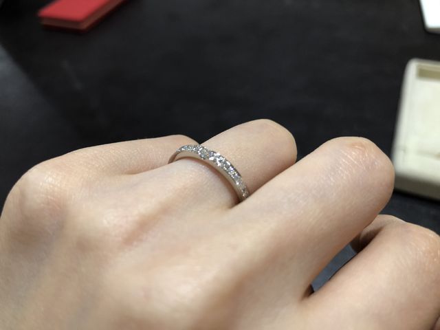 真ん中が大きめダイヤのハーフエタニティ