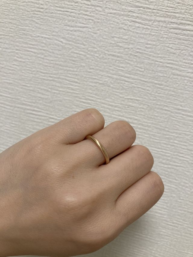 肌なじみの良いピンクゴールドにしました。