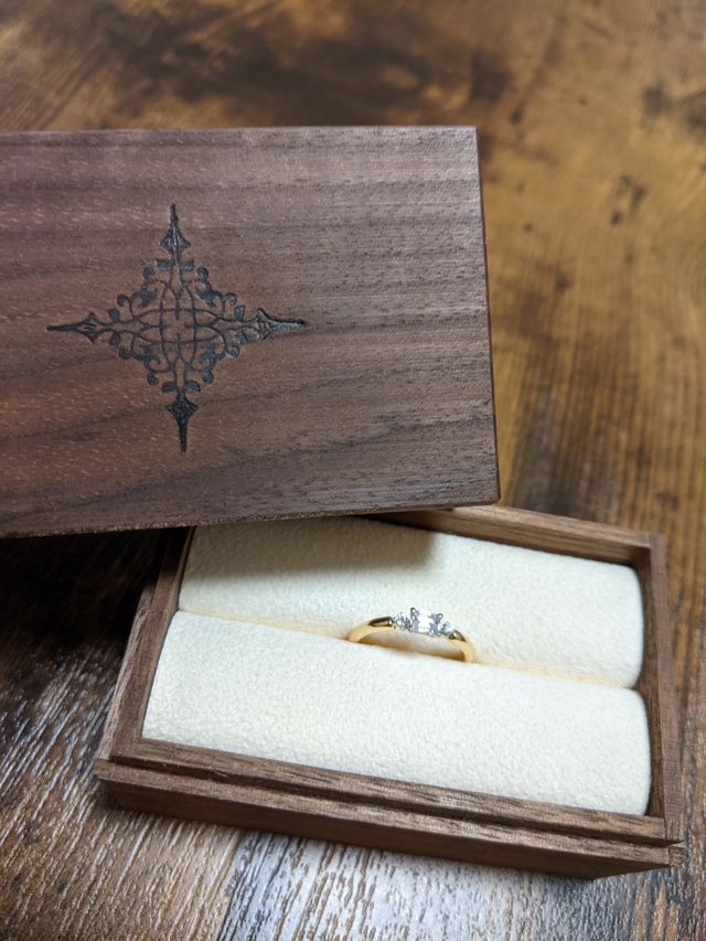 婚約指輪として、一目惚れをしました。