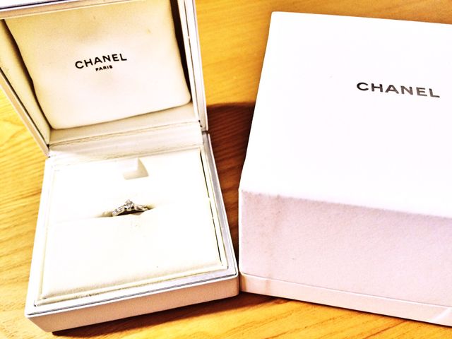 シャネルの指輪。キラキラです。