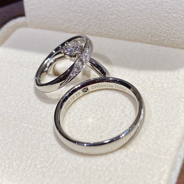 結婚指輪と婚約指輪、裏の刻印など