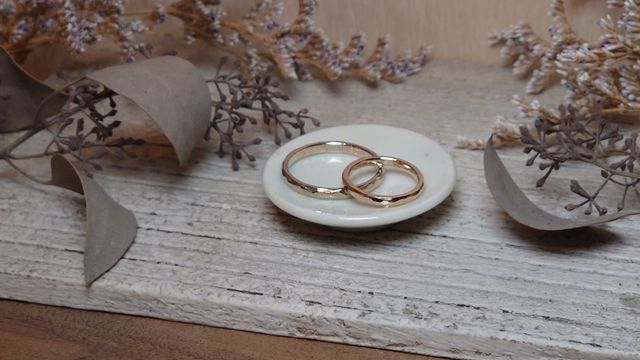 デザインは2つとも同じで素材違いにした