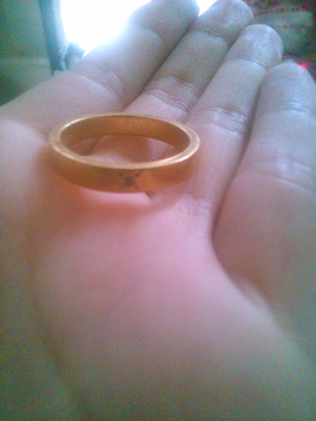 指から外した状態です。