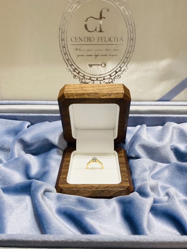 結婚指輪と同じブランドの婚約指輪をプレゼントしてもらいました