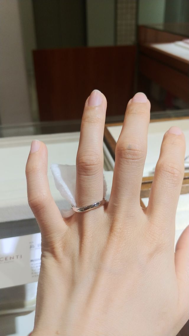 ウルバーノ
Ｓ字型、一石タイプ、プラチナ