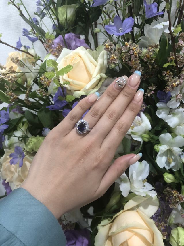 受け取り時にお店に飾ってあるお花の前で撮影させてもらえます。