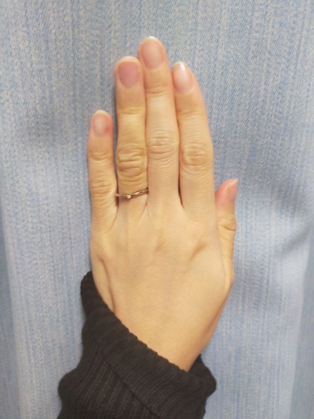 Ｖ字結婚指輪