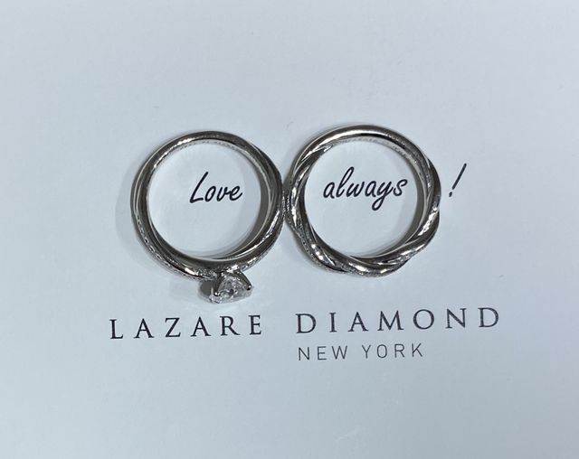 エンゲージリングに合わせて、マリッジリングを購入しました。
