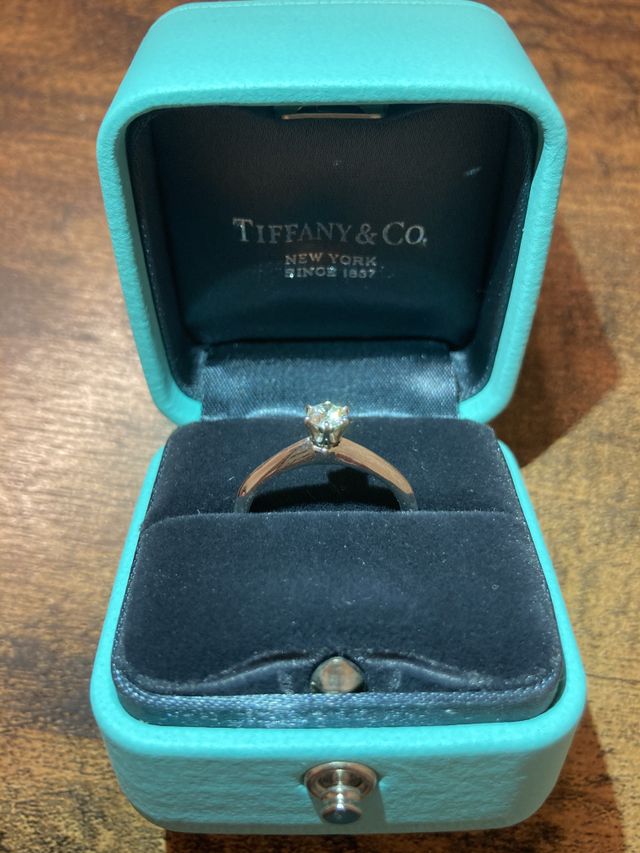 婚約指輪です。
