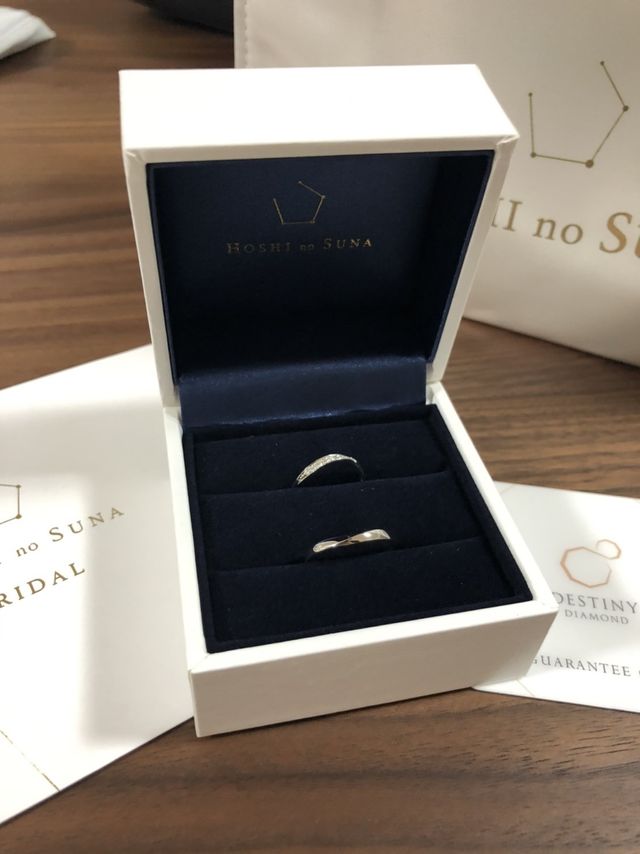 シンプルですがカーブもかかり華やかな指輪です。