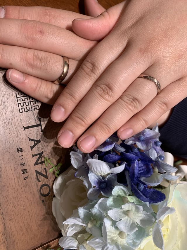 指輪の色は
シャンパンゴールドと
コーラルゴールドにしました