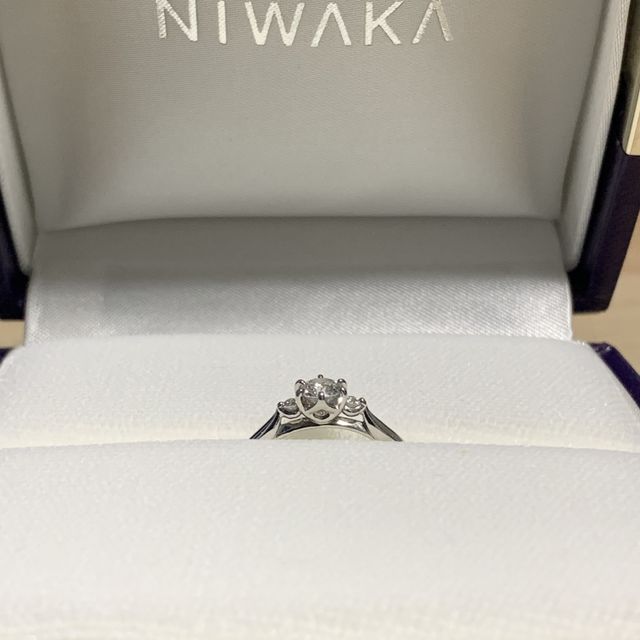 横から見るとスズランの形になっています
