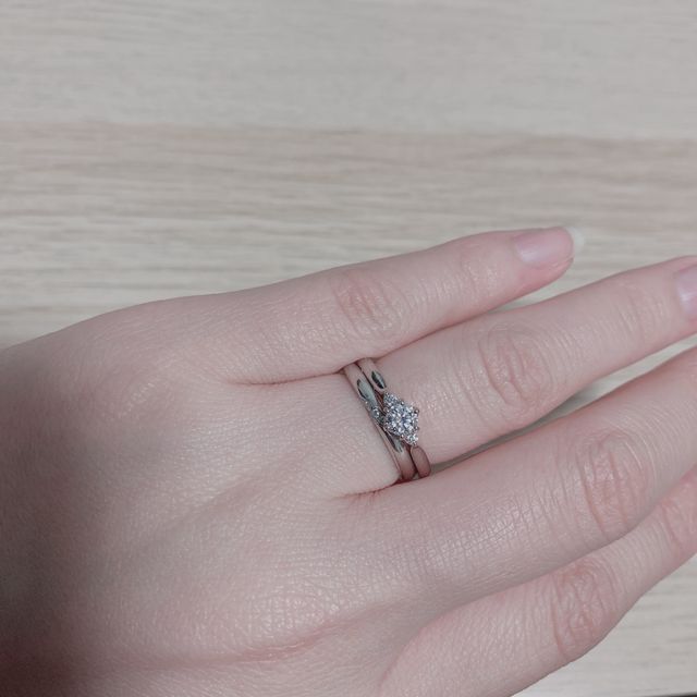 婚約指輪と重ね付け