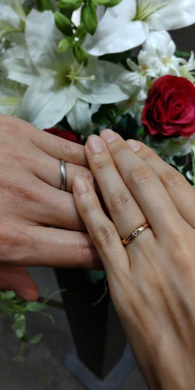 ペアのデザインで、ゴールドとシルバーにしました！