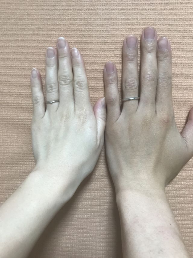 女性のは幅の細いデザイン。男性のは幅を広く修正しました。