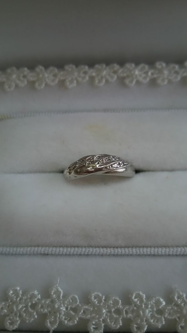 オリジナルです。羽をモチーフにしました。