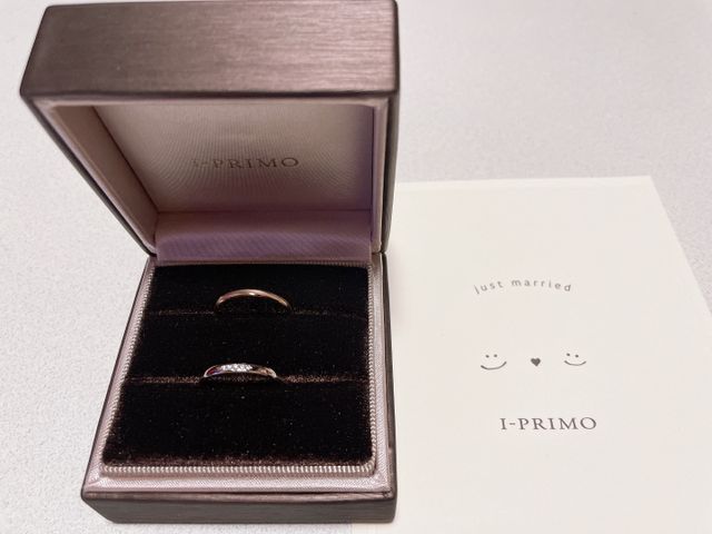 ピンクゴールドは旦那様
シルバーは私の指輪です。